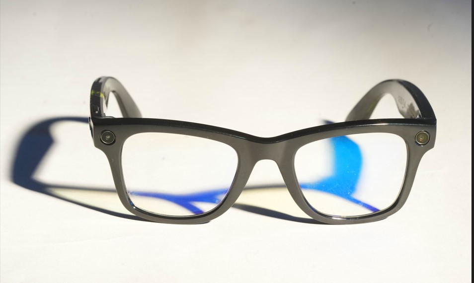 Las nuevas gafas Ray Ban de US$300 de Meta con cámara incorporada, el 8 de diciembre de 2023. (Jim Wilson/The New York Times)