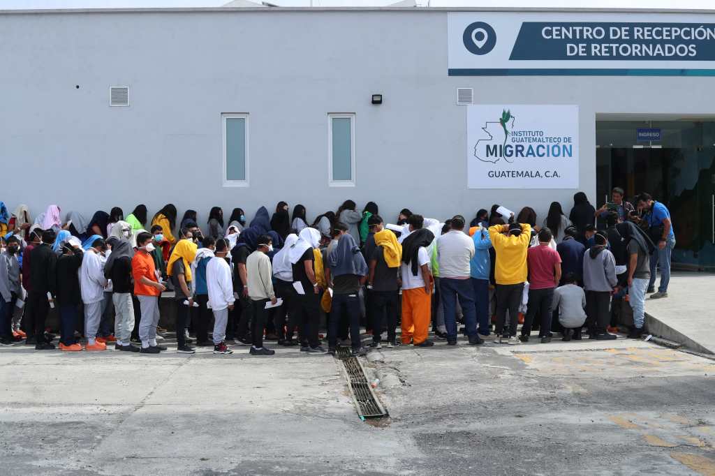 migrantes retornados desde Estados Unidos a Guatemala 2023 (1)