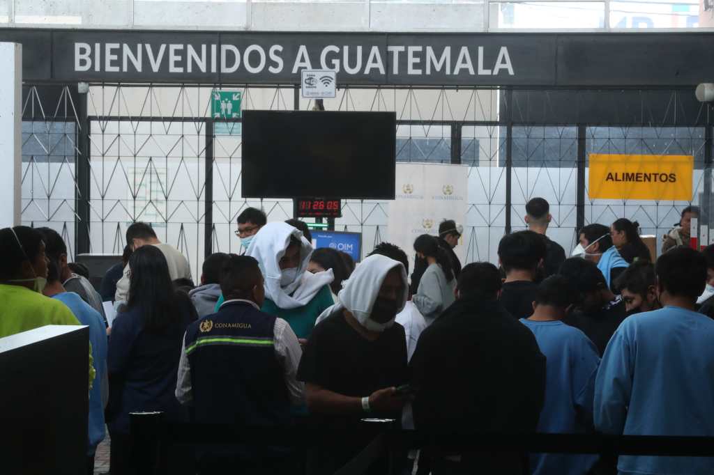 migrantes retornados desde Estados Unidos a Guatemala 2023 (2)