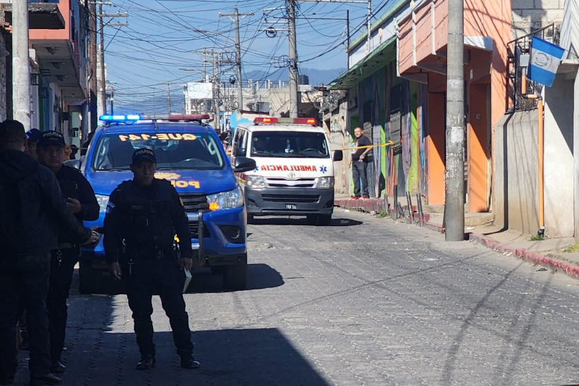 El ciudadano mexicano fue asesinado en la zona 3 de Quetzaltenango. (Foto Prensa Libre: Bomberos Voluntarios) 