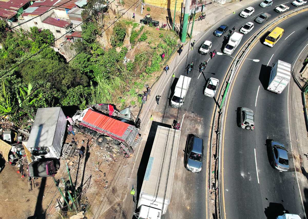 Los accidentes han sido constantes entre los kilómetros 26 y 19 de la ruta Interamericana en dirección a la ciudad capital. (Foto Prensa Libre: Hemeroteca PL)