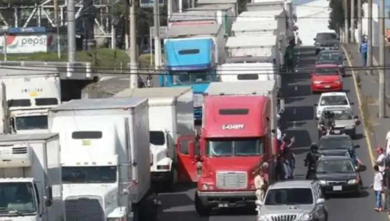 El CIV anunció restricciones de horarios para el transporte de carga para Navidad y Año Nuevo. (Foto Prensa Libre: HemerotecaPL)