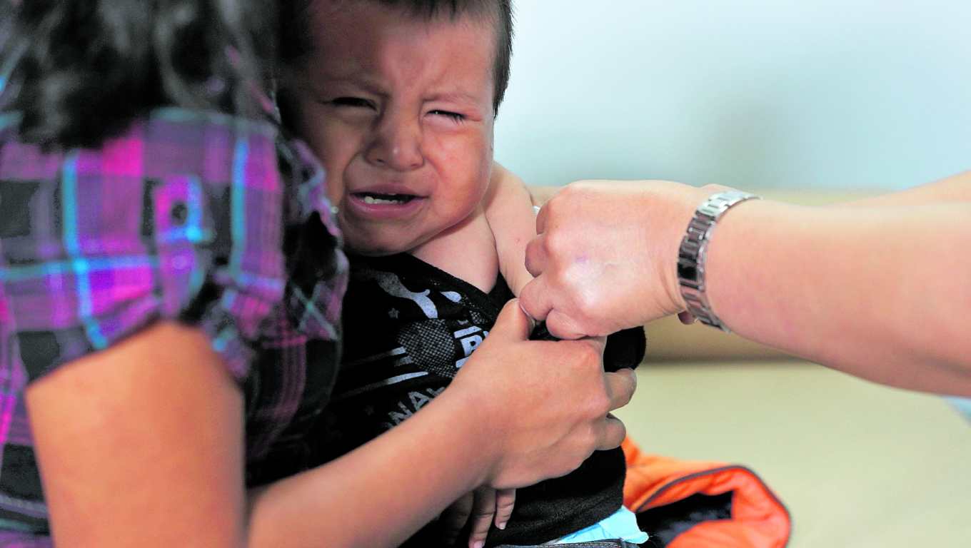 La cobertura de vacunación contra el sarampión está por debajo del nivel ideal recomendado por la OMS. (Foto Prensa Libre: Hemeroteca PL)