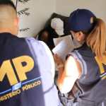 Cateos de cuando fueron capturados integrantes de la estructura criminal “La Manzana”. (Foto Prensa Libre: Ministerio Público)  