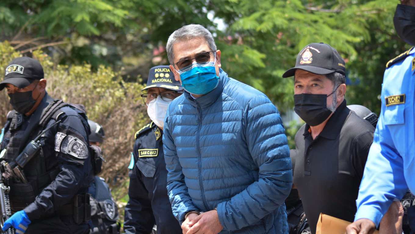 El expresidente de Honduras, Juan Orlando Hernández, fue extraditado a EE. UU. bajo señalamientos de narcotráfico. (Foto Prensa Libre: AFP)