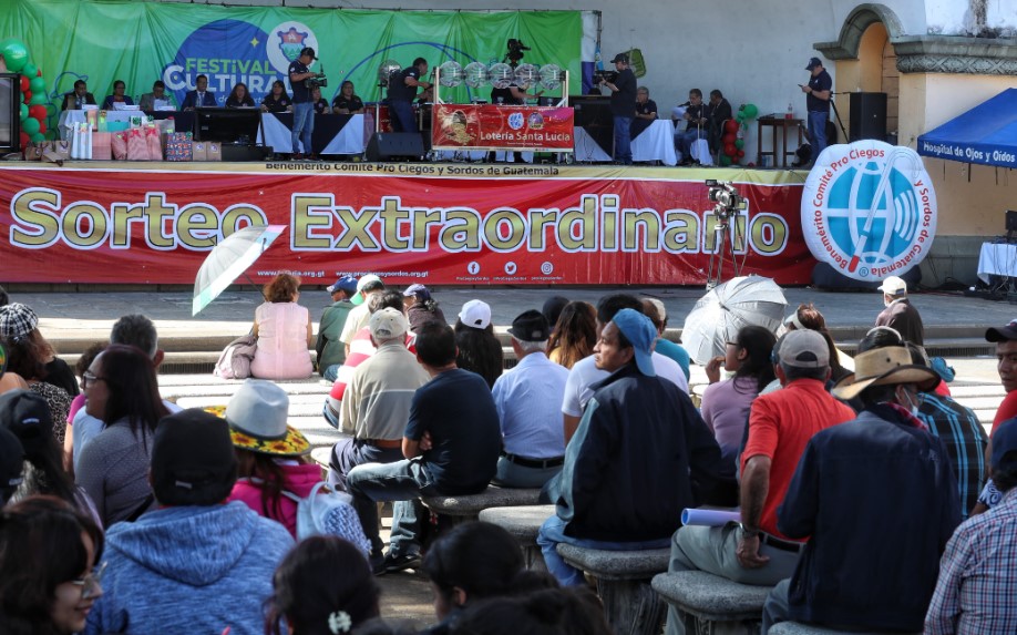 Los fondos de la Lotería Santa Lucía son utilizados para financiar programas y escuelas para los invidentes. (Foto Prensa Libre: Esbin García)