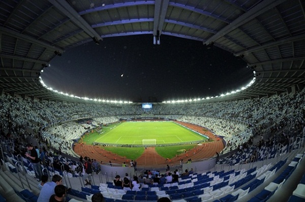 Vista desde dentro del Dinamo Arena (también Borís Paichadze), estadio del Dinamo Tbilisi.