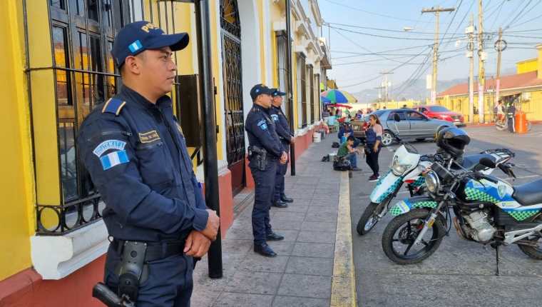 La PolicÃ­a Nacional Civil se encarga de reforzar la seguridad en algunos municipios al rededor del paÃ­s. (Foto Prensa Libre: CortesÃ­a PNC)