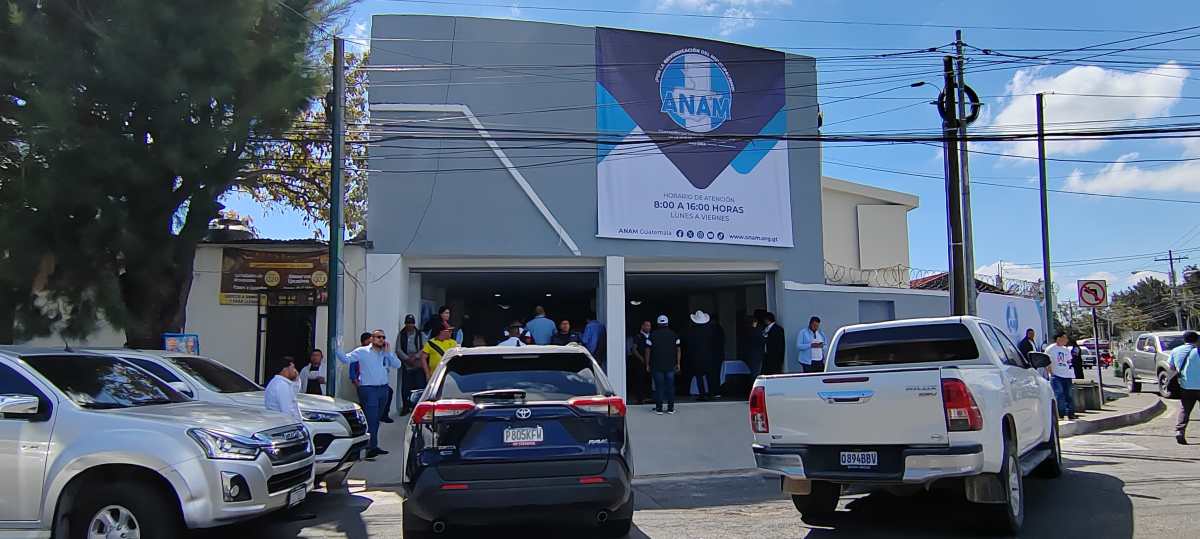 La nueva sede de la Anam está en la avenida Hincapié 22-01, zona 13 de la Ciudad de Guatemala. La propiedad tuvo un costo de Q4.1 millones. Las 340 municipalidades aportaron Q15 mil para adquirirla. (Foto Prensa Libre: Óscar 