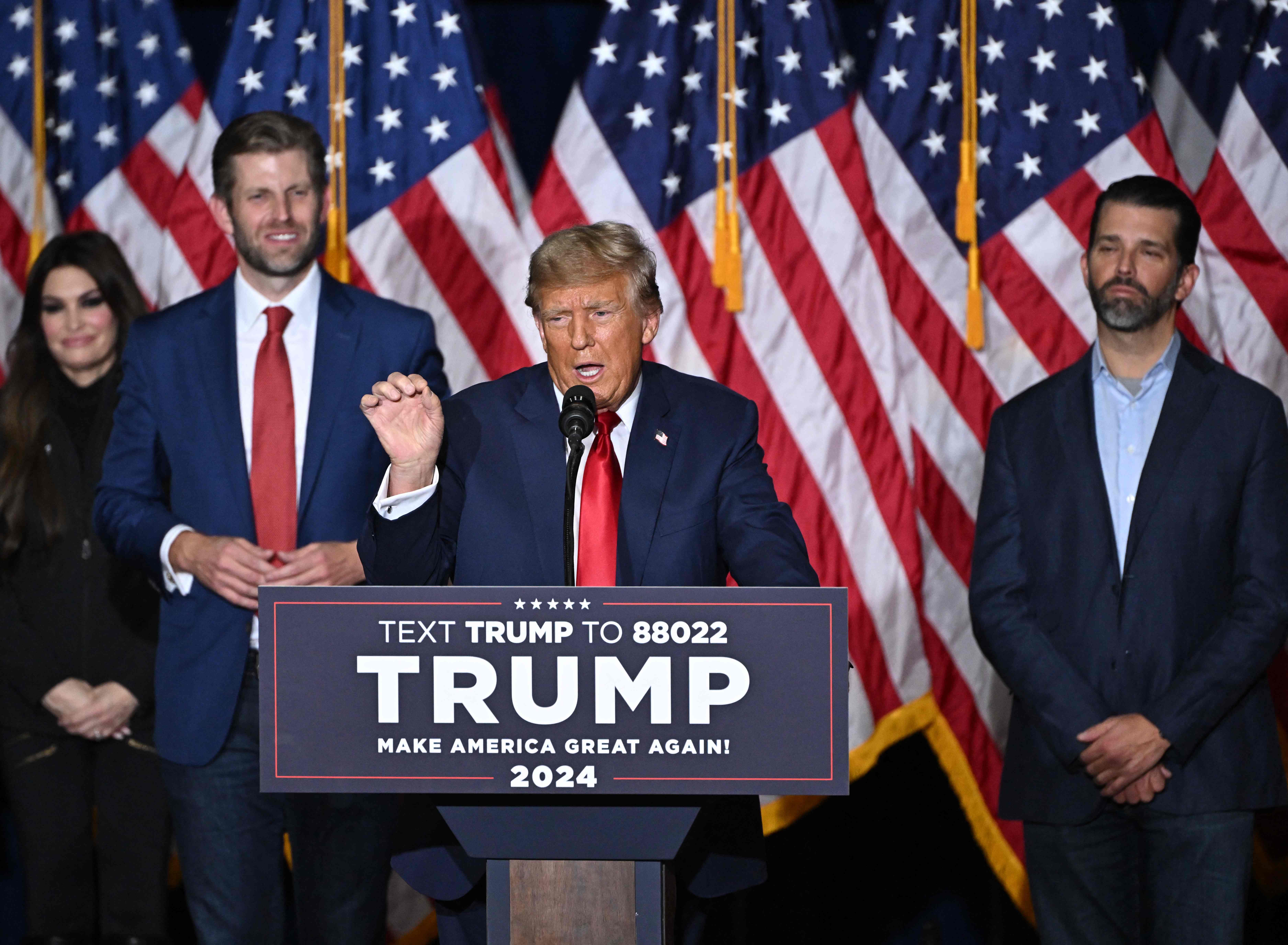 Donald Trump dijo a los estadounidenses el lunes "es hora de que nuestro país se una" después de ganar las asambleas electorales de Iowa (Foto Prensa Libre: Jim WATSON / AFP)