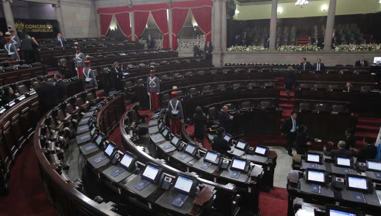 El Congreso de la República celebra la Sesión Solemne en la que nuevas autoridades tomarán posesión. (Foto Prensa Libre: B. Baiza)