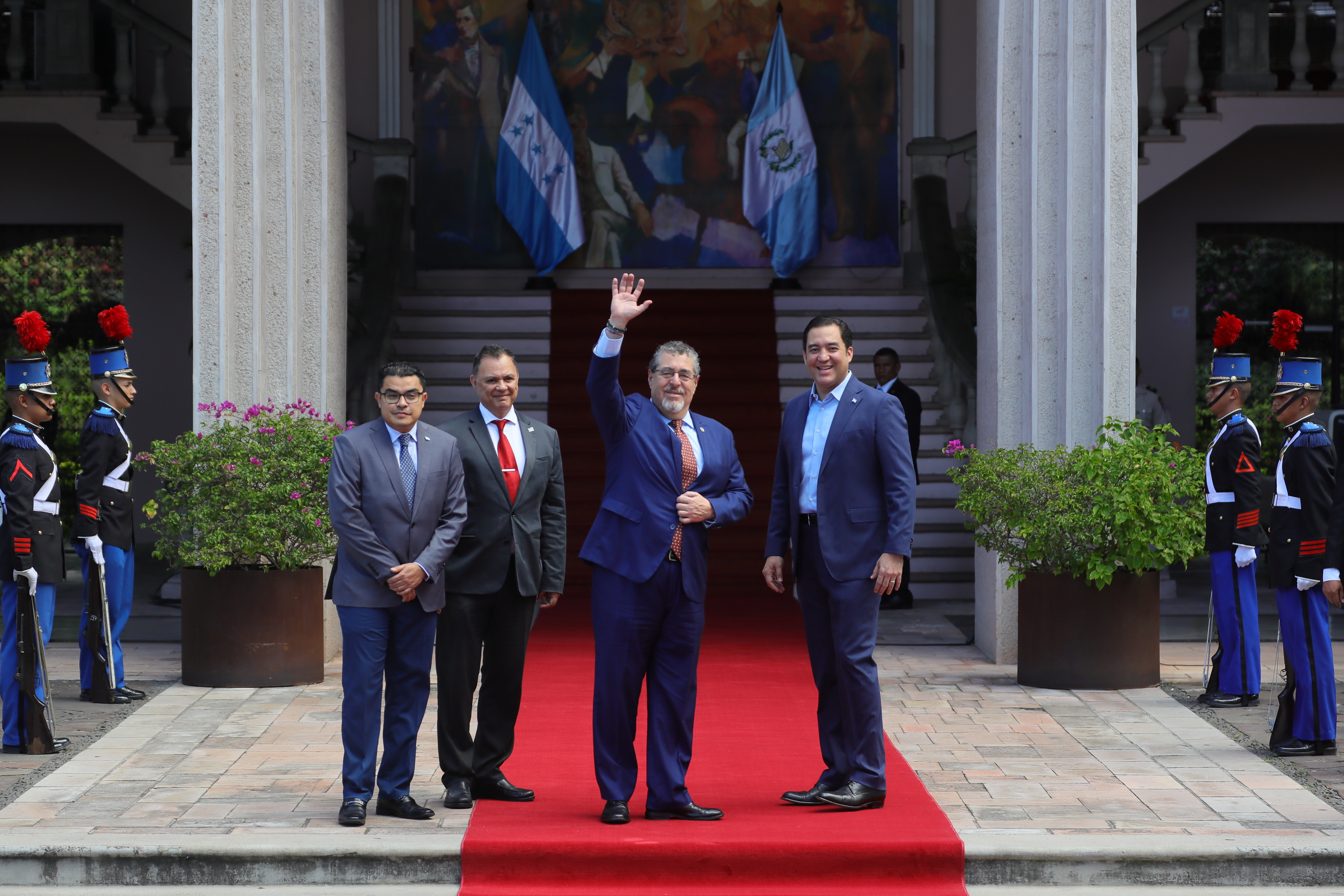 Visita a Honduras del presidente electo de Guatemala, Bernardo Arévalo de León