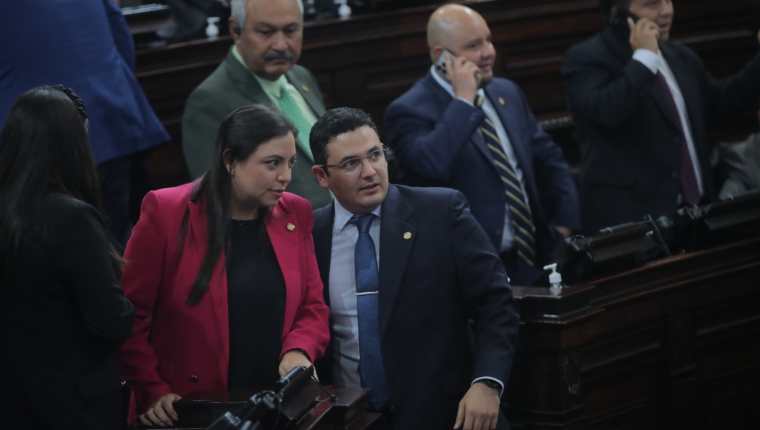 Los diputados Samuel PÃ©rez y Andrea VillagrÃ¡n tuvieron que ceder sus puestos de la Junta Directiva por ser diputados independientes. FotografÃ­a: Prensa Libre (Byron Bayza). 