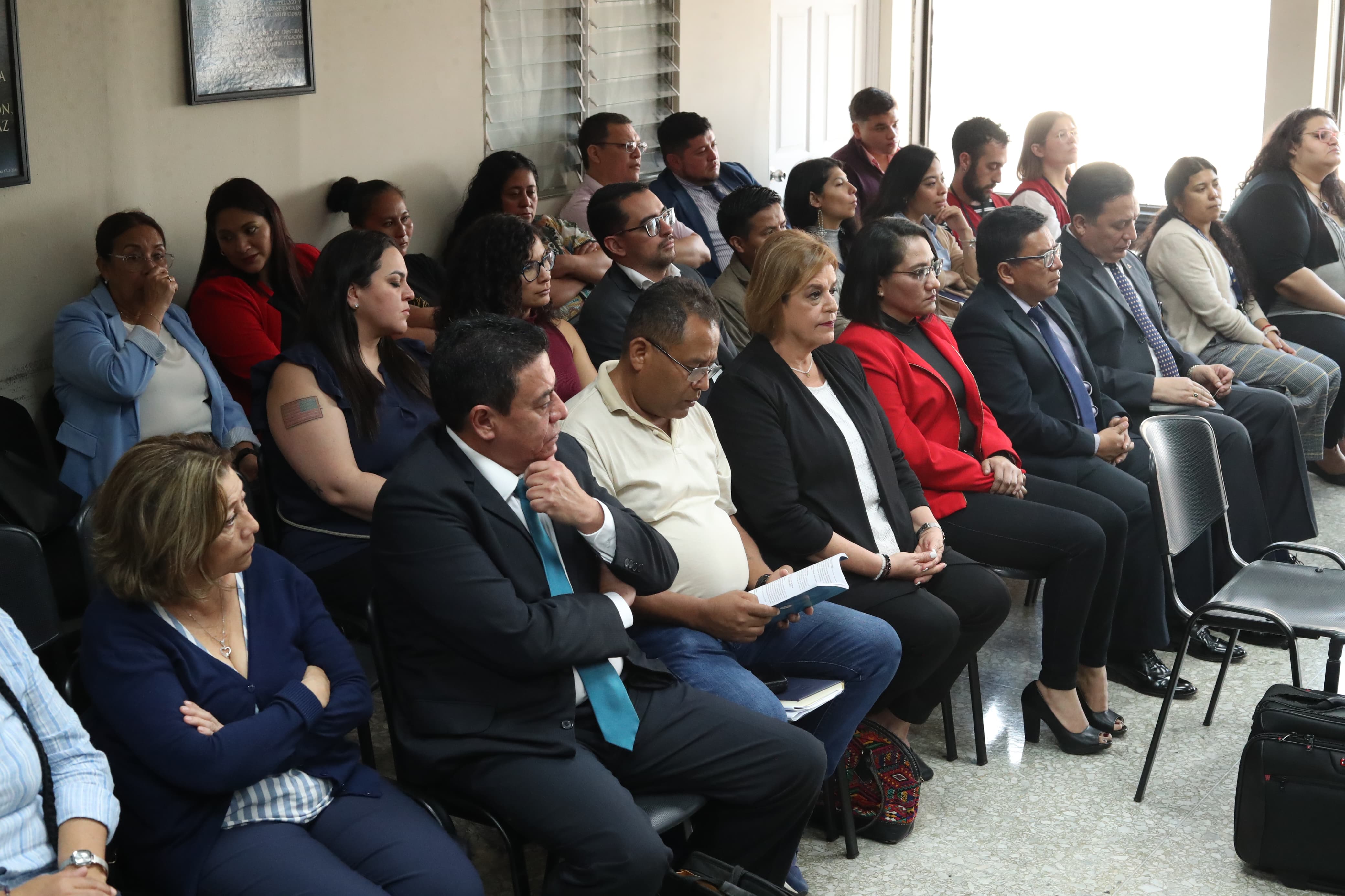 Varios de los señalados en el caso Hogar Seguro durante el inicio del juicio por la muerte de 41 niñas en 2017. (Foto Prensa Libre: Esbin García)