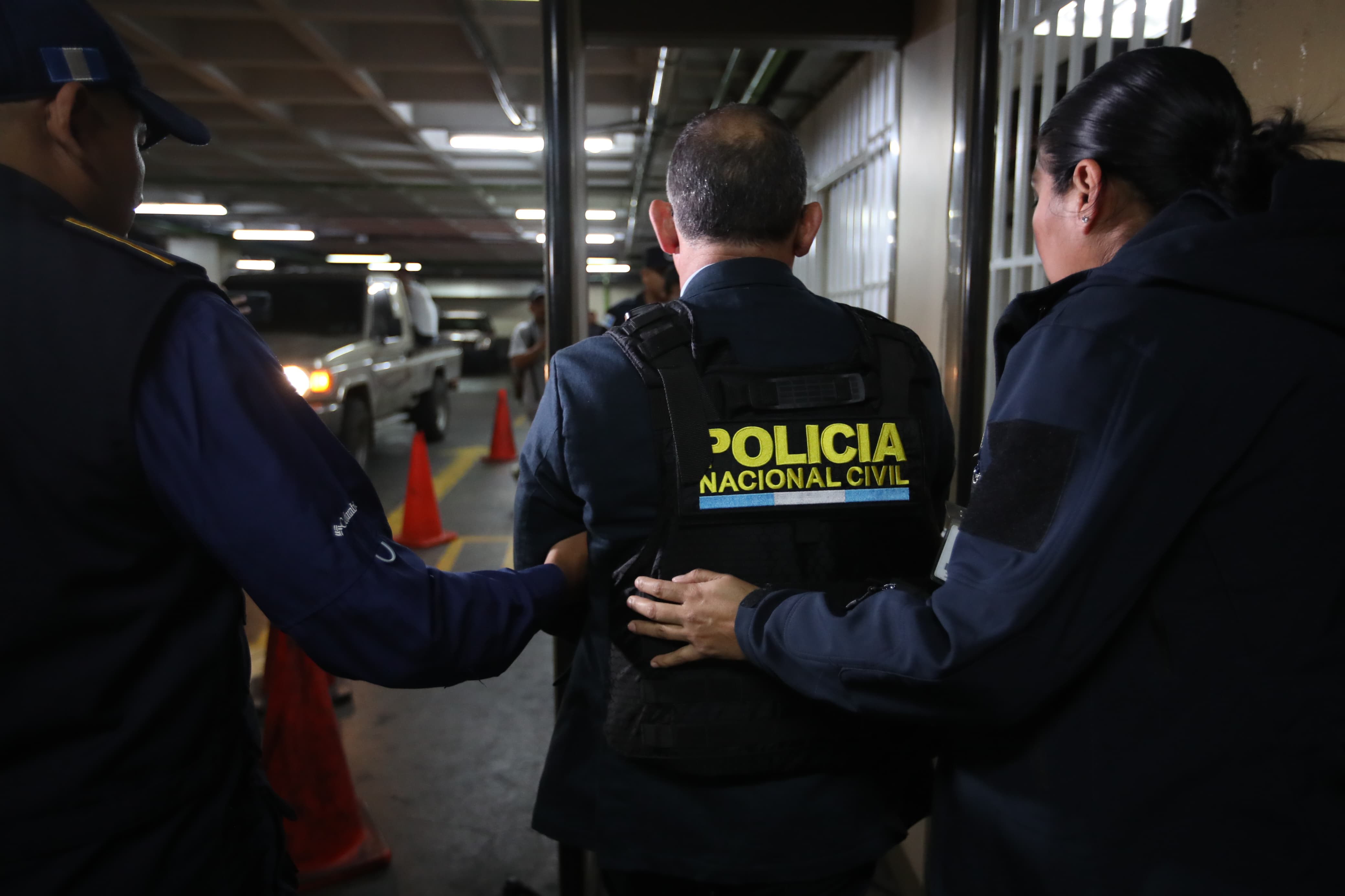 El exministro de Goberanción de Guatemala, David Napoleón Barrientos, detenido el 11 de enero de 2024 por desobediencia e incumplimiento de deberes. (Foto Prensa Libre: Carlos Hernández)