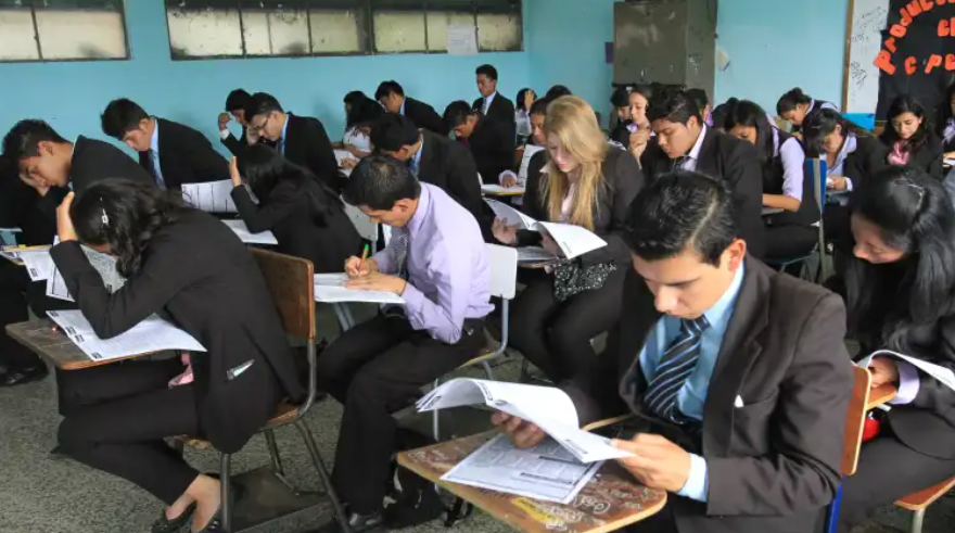 El Ministerio de Educación también informó fechas clave para los futuros graduandos. Fotografía: Prensa Libre,
