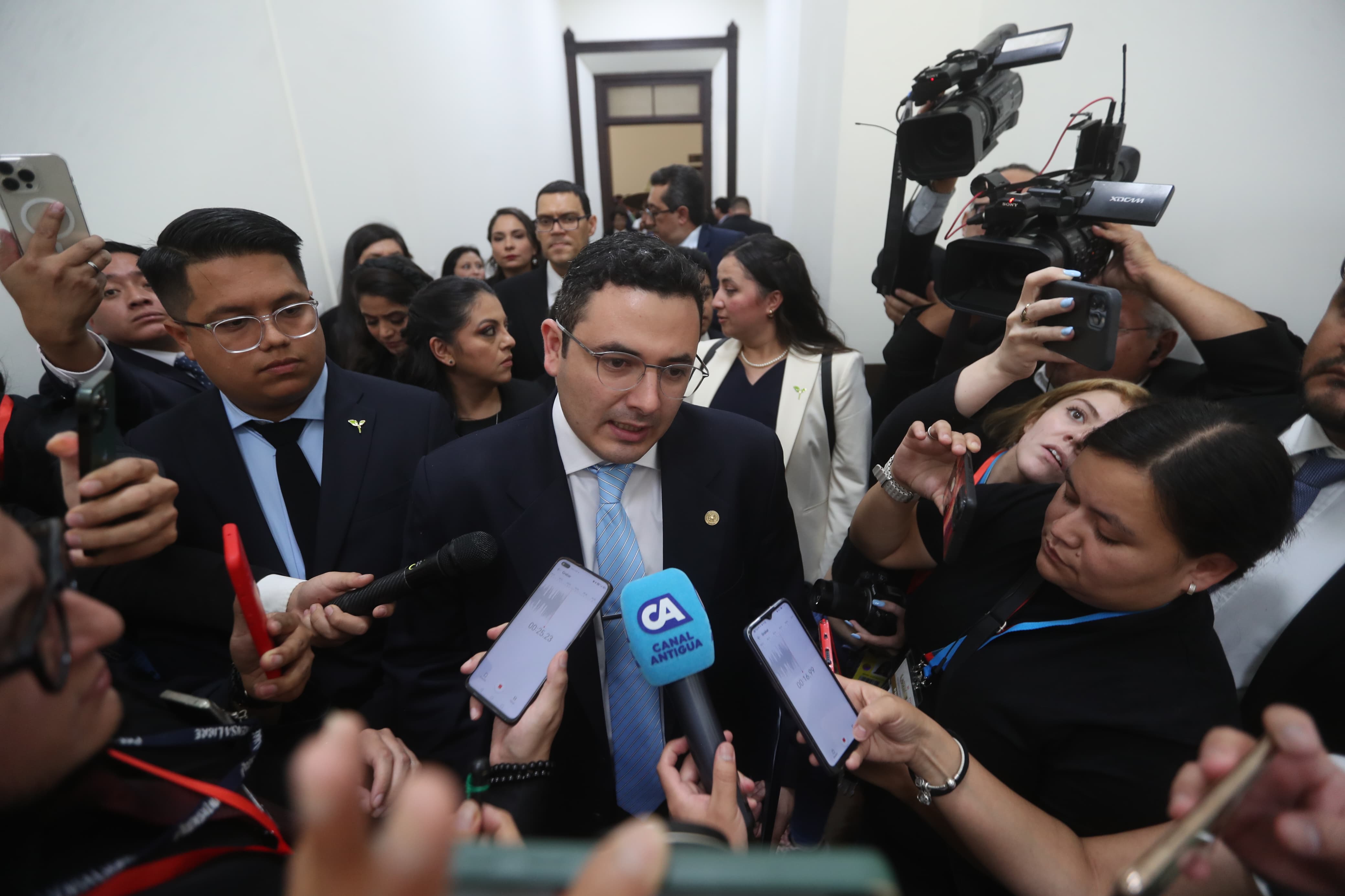 Momentos de tensión en Guatemala: disputa en el Congreso causa retrasos previo a la toma de posesión de Bernardo Arévalo como presidente'