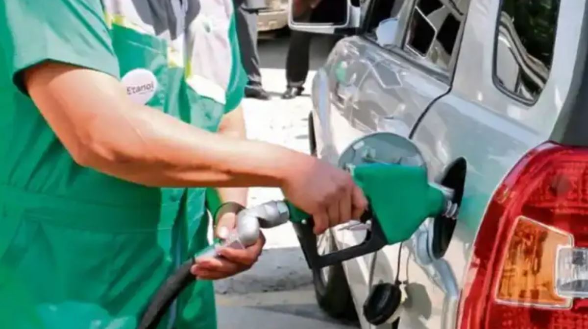Sectores piden que se retomen las mesas técnicas de discusión acerca de la mezcla de etanol con las gasolinas. (Foto, Prensa Libre: Hemeroteca PL).
