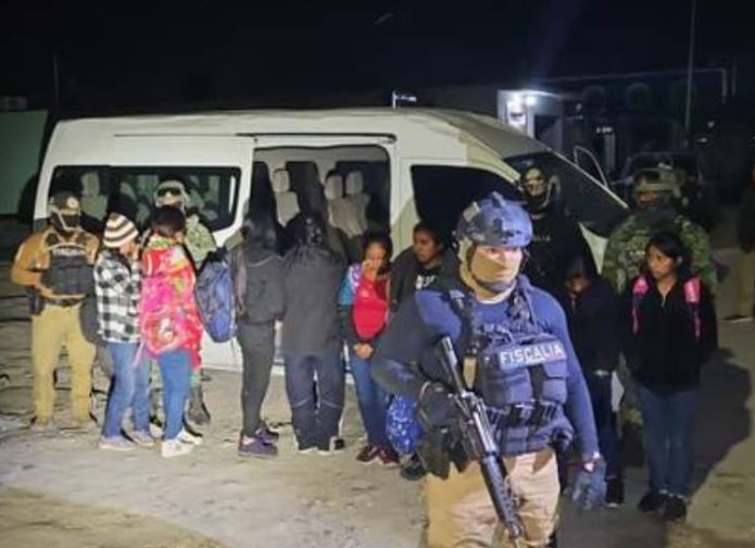 Autoridades de México rescataron a 61 migrantes en Tamaulipas, entre ellos 54 guatemaltecos. (Foto Prensa Libre: Gobierno de Tamaulipas)