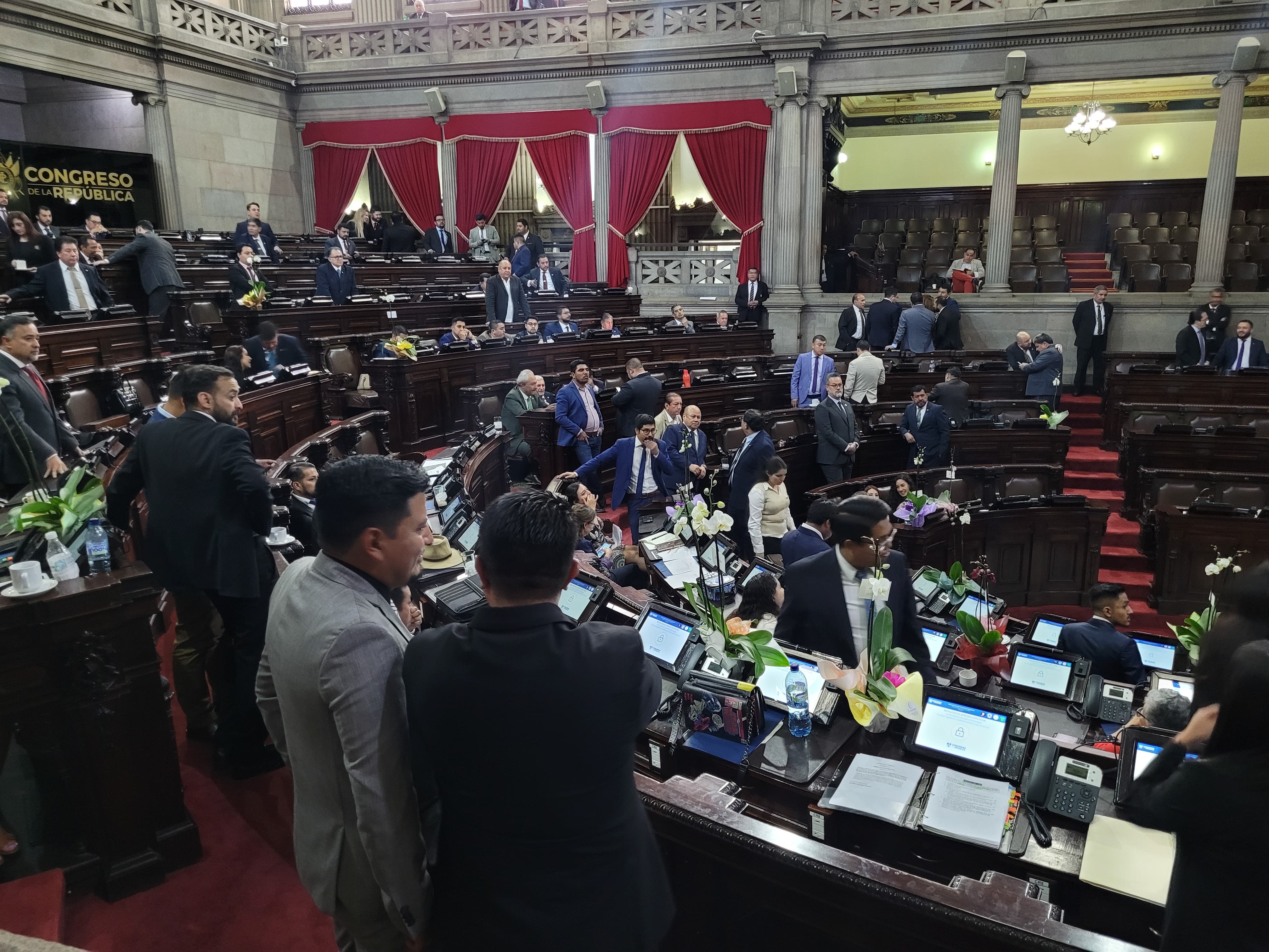 Diputados del Congreso de la República completaron la distribución de las comisiones legislativas, luego de una orden de la CC. (Foto Prensa Libre: Foto Gabriel Molina)
