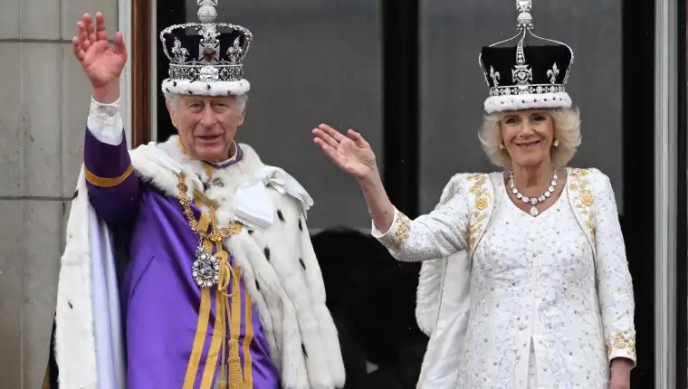 "Está muy bien dadas las circunstancias": Reina Camila habla por primera vez sobre el cáncer del Rey Carlos III