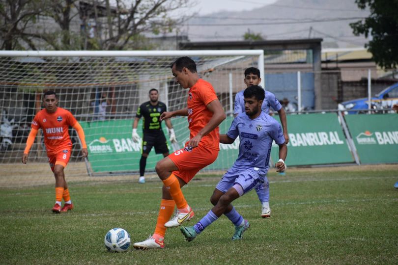 Antigua desbarata a Achuapa: Doble revés en duelo crucial