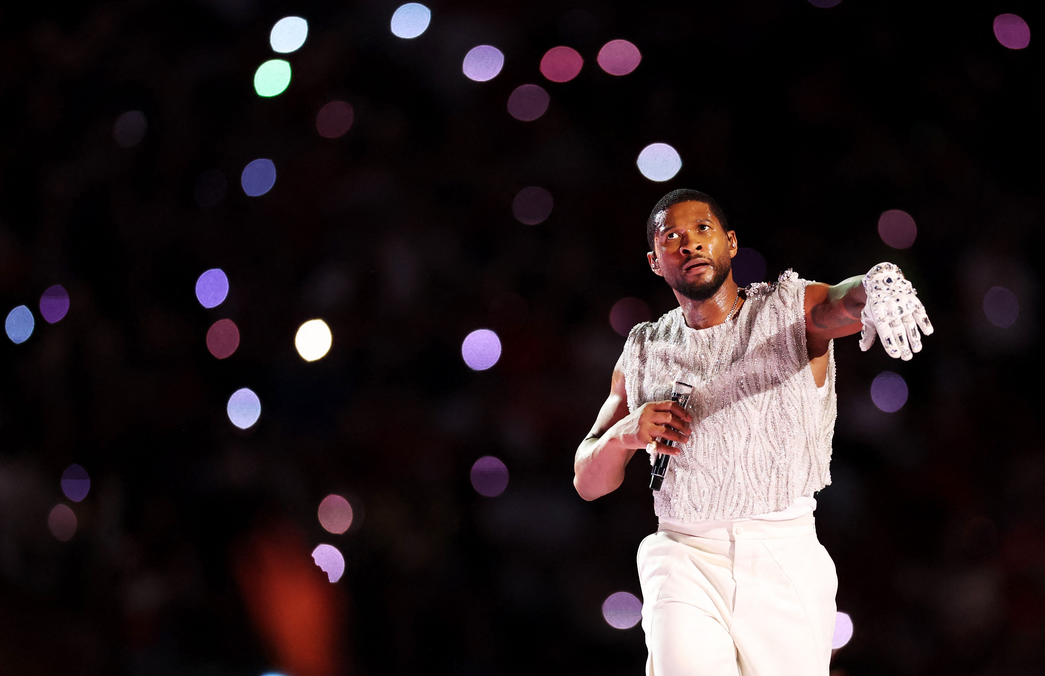 Usher hace vibrar el Super Bowl 2024 junto a viejos amigos músicos