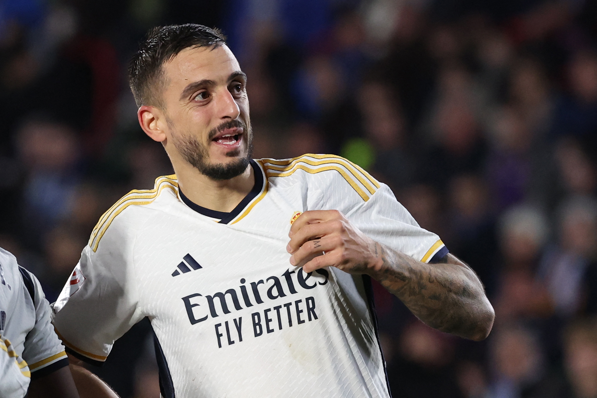 Joselu anotó dos goles y puso al Madrid líder.