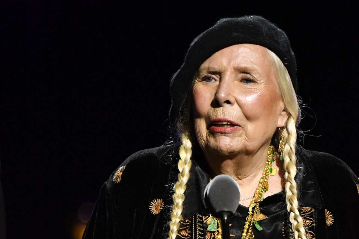 Canadian singer-songwriter Joni Mitchell accepts the "Best Folk Album" award for "Joni Mitchell At Newport [Live]" onstage during the 66th Annual Grammy Awards pre-telecast show at the Crypto.com Arena in Los Angeles on February 4, 2024. (Photo by Valerie Macon / AFP)