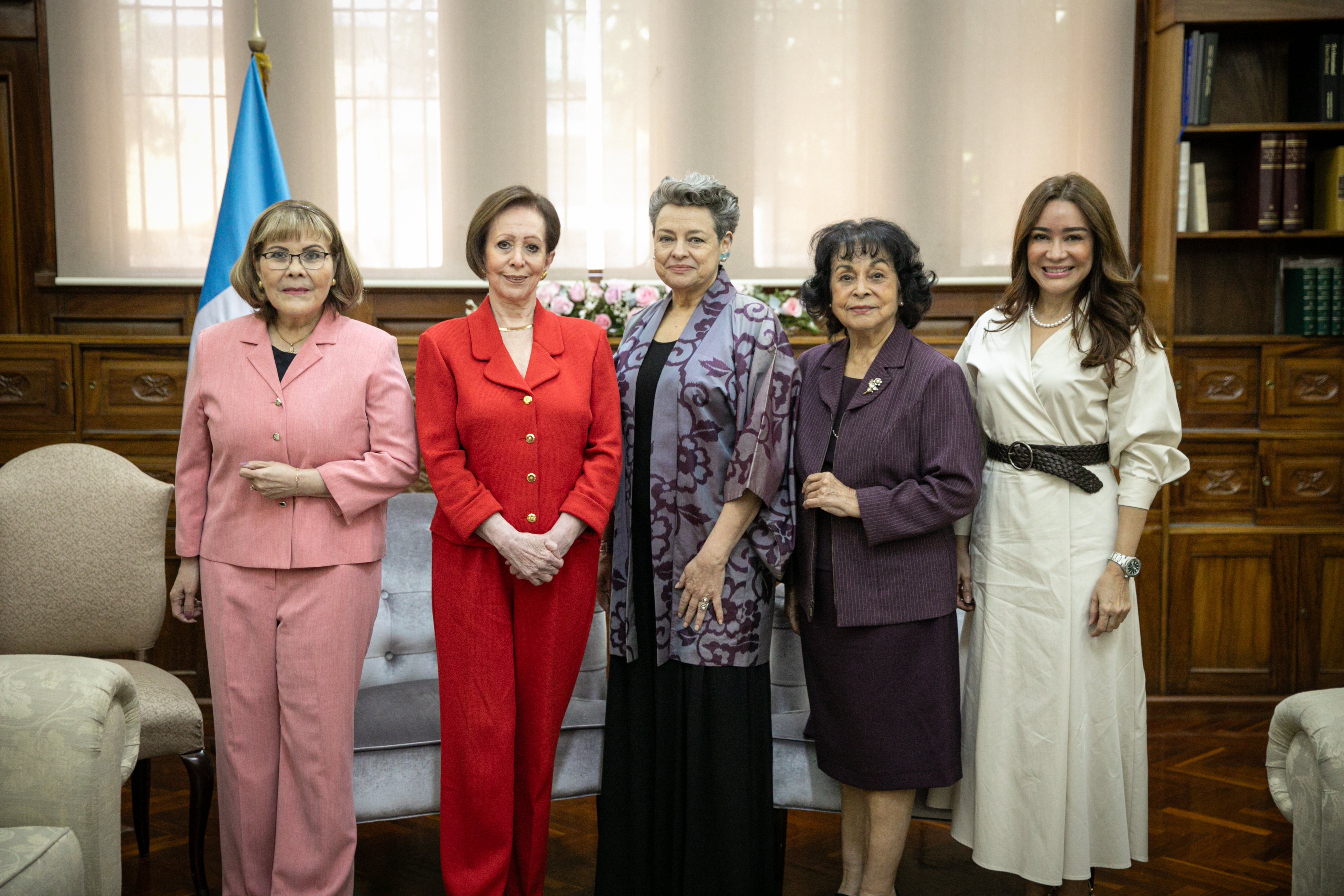 Primeras damas se reúnen en Casa Presidencial. (Foto Prensa Libre: Despacho de Primera Dama)