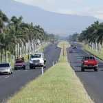 La ministra de Comunicaciones está evaluando contratos pasados, incluyendo la intervención en la autopista Palín-Escuintla, con el fin de identificar irregularidades y presentar denuncias la próxima semana. (Foto Prensa Libre: Hemeroteca)