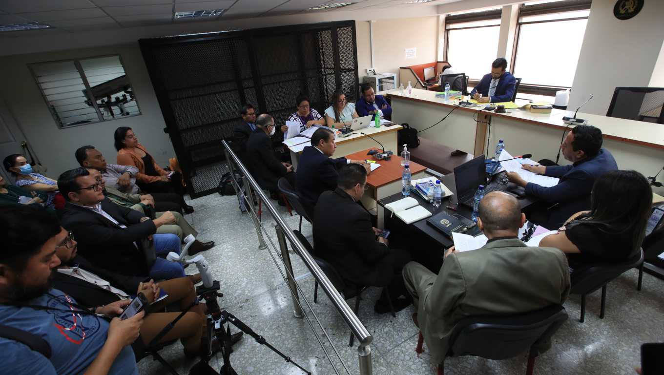 En el Juzgado Décimo de Instancia Penal se desarrolla la continuación de la audiencia en el caso Toma Usac: botín político. (Foto Prensa Libre: Carlos Hernández) 