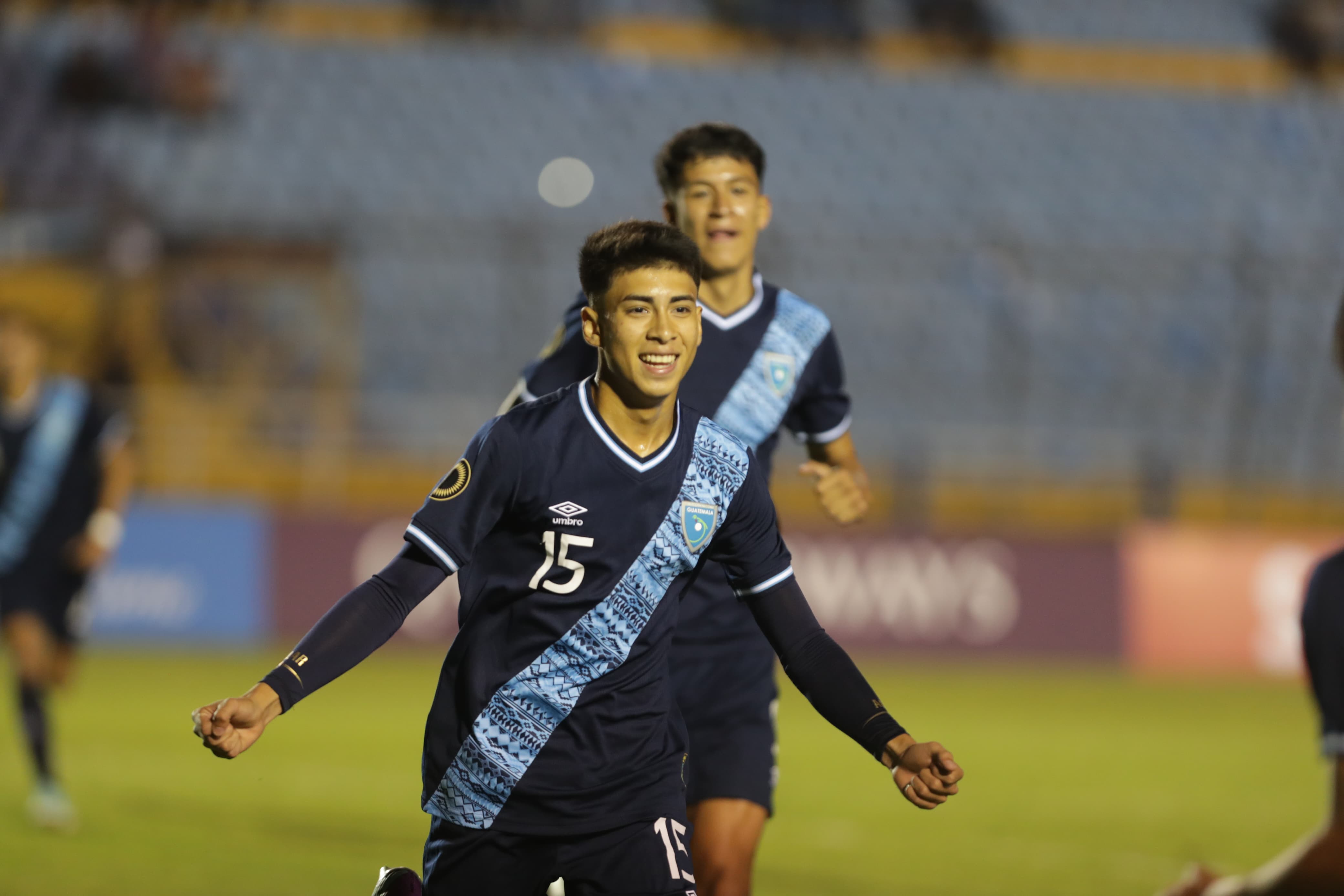El jugador Carlos Aguilar, del Deportivo Malacateco celebra el primer gol de Guatemala en el partido ante San Martín.