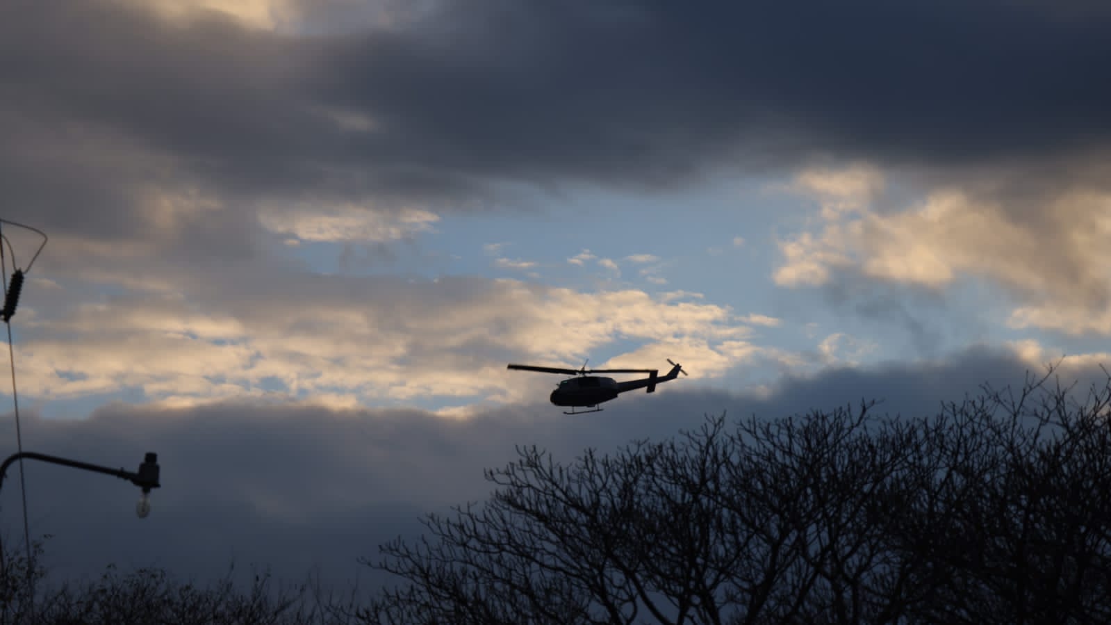 En los operativos realizados desde primera hora de este miércoles 14 de febrero fueron aprehendidos dos hombres que fueron trasladados vía helicóptero de la Unidad Aérea del Ministerio de Gobernación. (Foto Prensa Libre: PNC)'