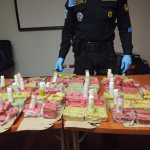 Agentes antinarcóticos encuentran paquetes con droga en encomiendas con destino a Nueva York y Australia. (Foto Prensa Libre: Ministerio Público)