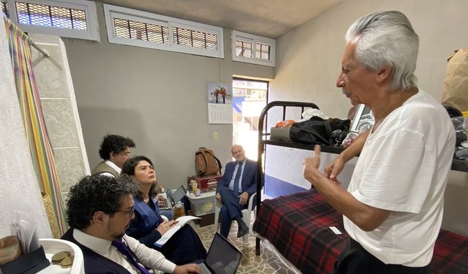 Caso Jose Rubén Zamora: relator de la CIDH visita en prisión a periodista preso desde hace 563 días