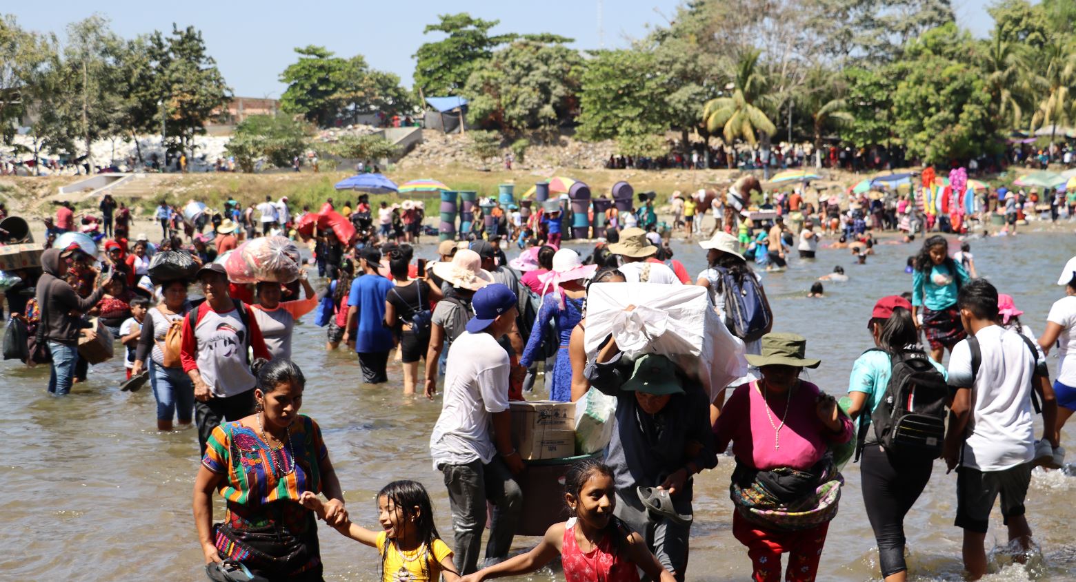Más de 20 mil guatemaltecos cruzan a México por fiesta de Cuaresma e impulsan la economía
