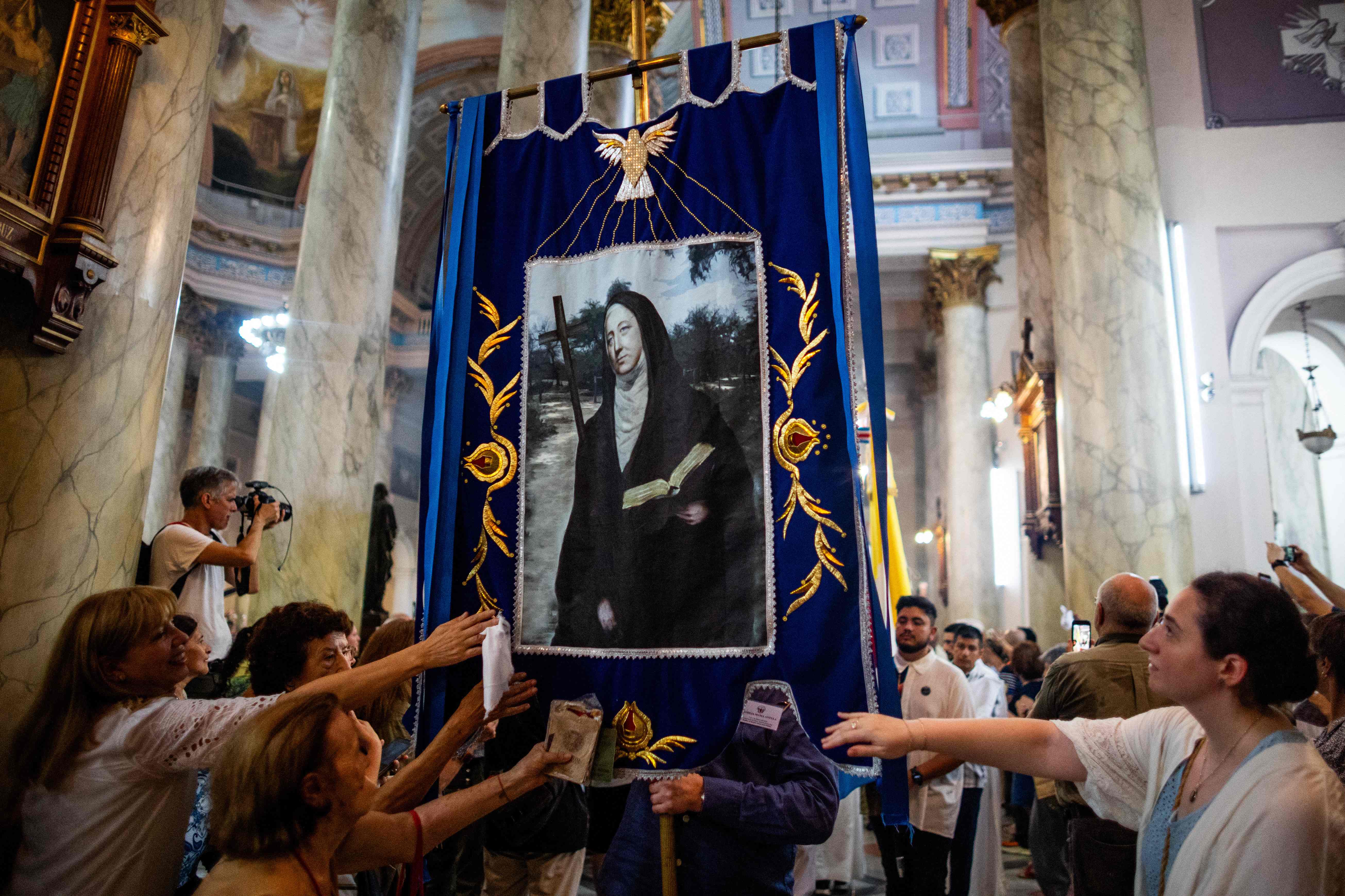 Papa Francisco proclama a María de Paz “Mama Antula” como la primera santa argentina