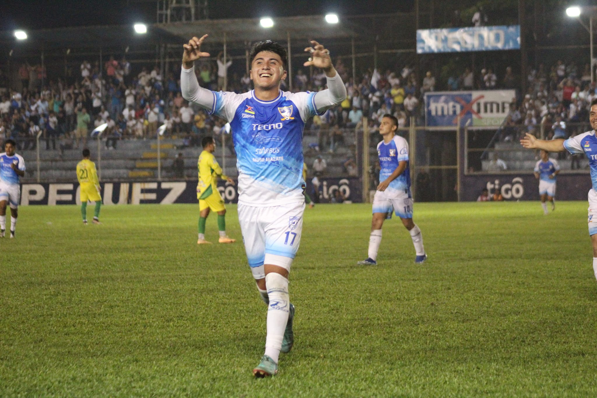 Jimmy Ovalle, jugador de Suchitepéquez que anotó el cuarto gol de su equipo ante Democracia FC.