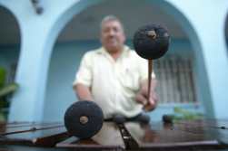 Detrs de ese sonido mgico se encuentran los palos, tambin llamados baquetas o mazos, que determinan el tono y la articulacin de cada golpe


Fotografa. Prensa Libre. Erick Avila. 20/02/2024