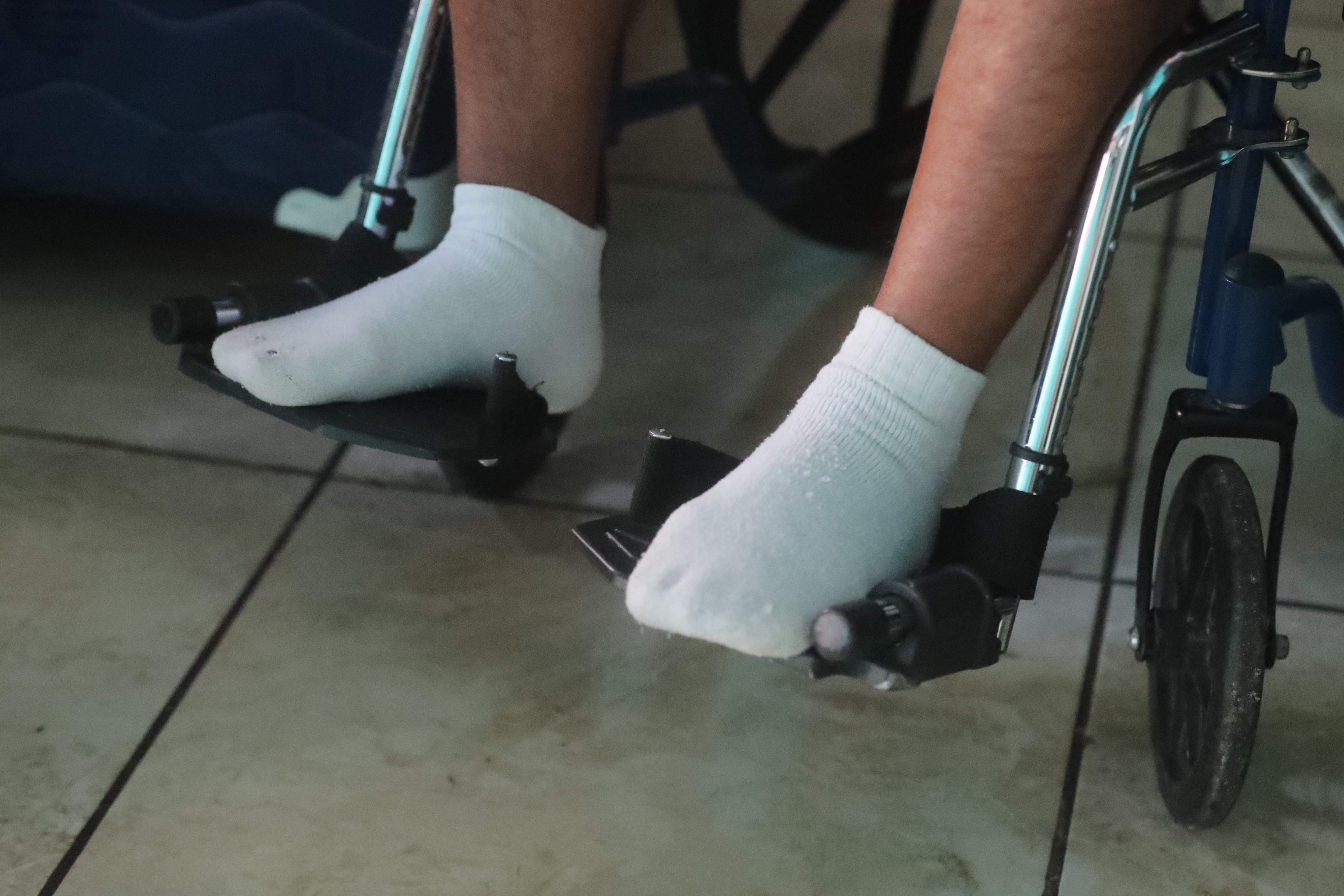 “Soy como un niño, de nuevo tengo que aprender a caminar”. La historia de un paciente con guillain-barré
