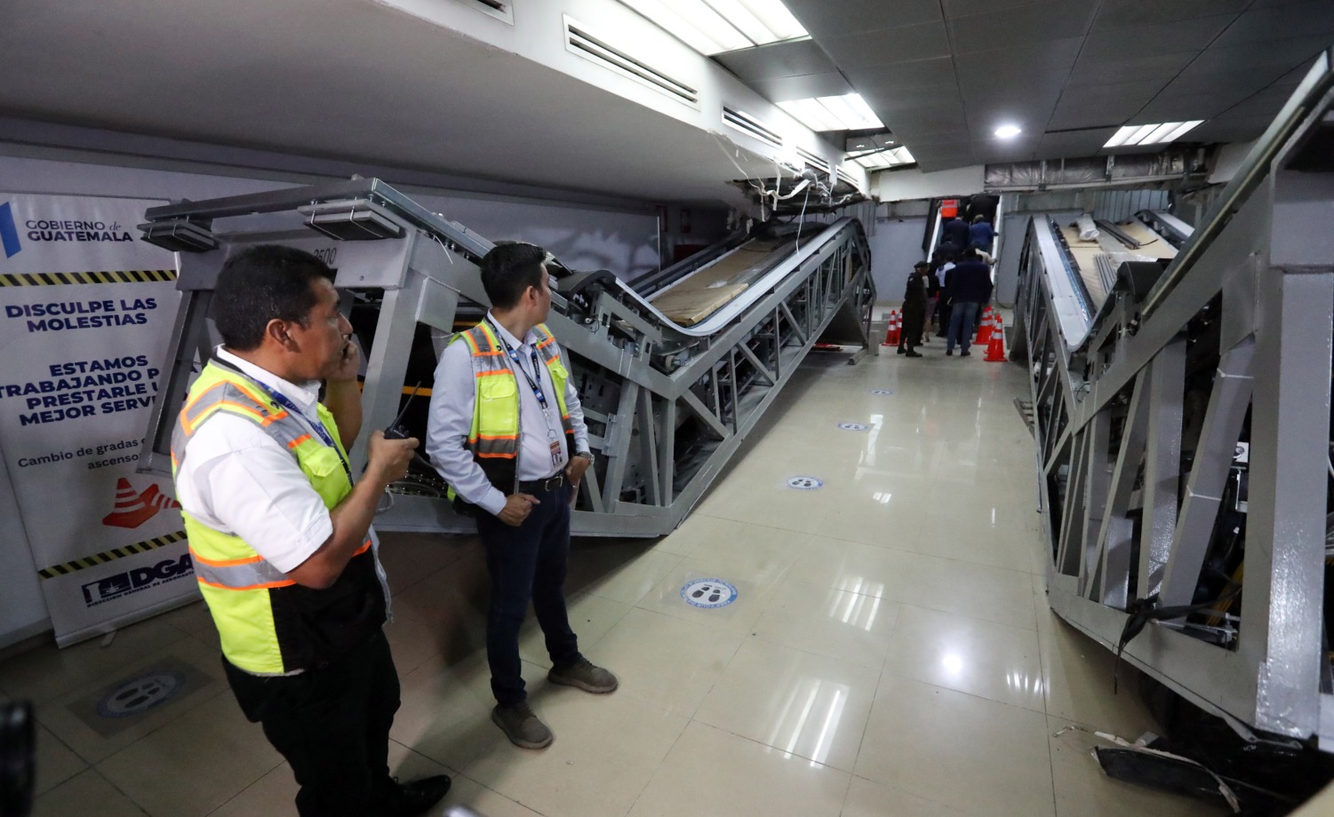 Gobierno presenta denuncias por irregularidades en el aeropuerto La Aurora y en la demolición de garitas de la autopista Palín-Escuintla
