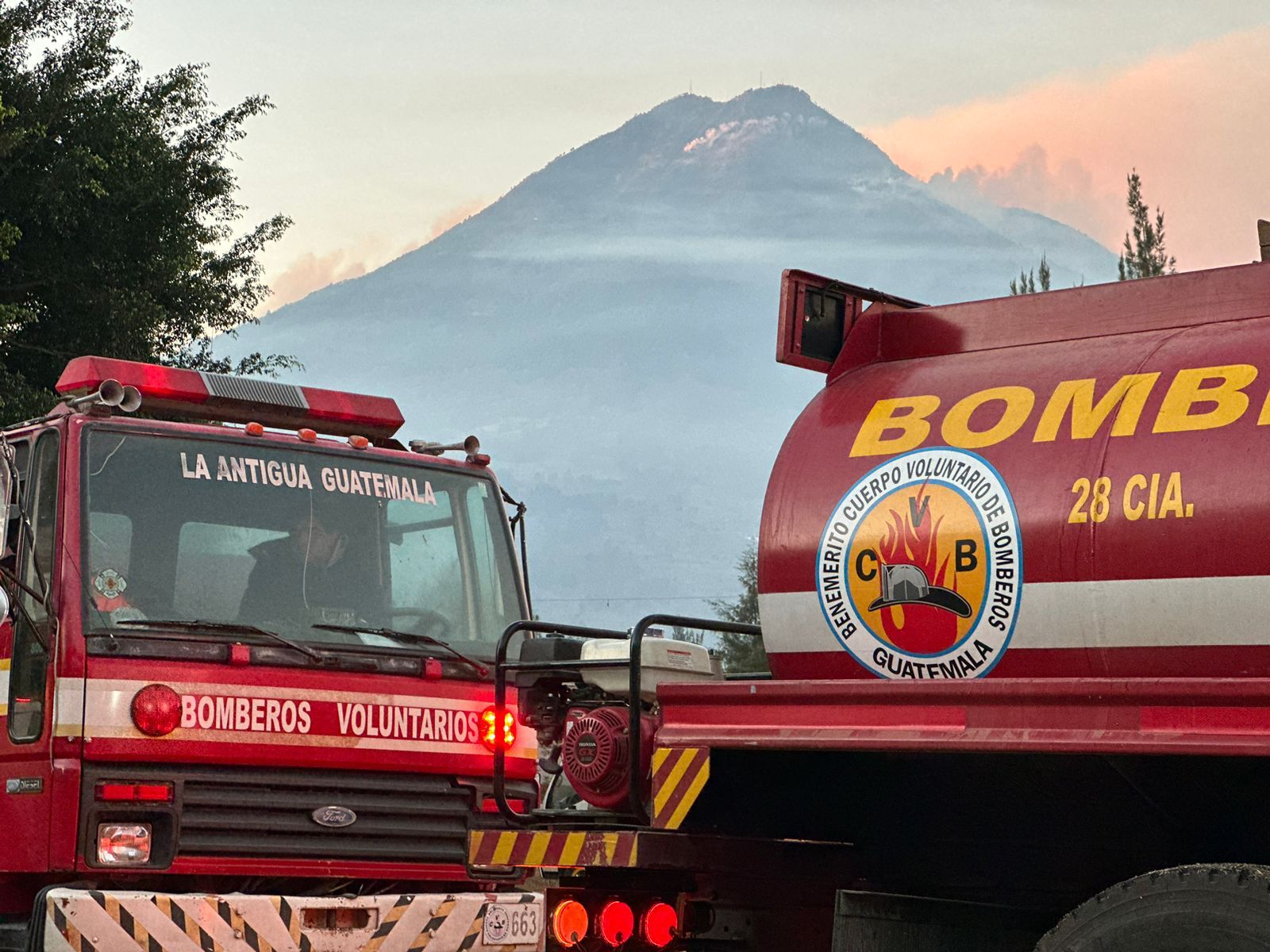 Incendio en volcán de Agua está controlado en 60%