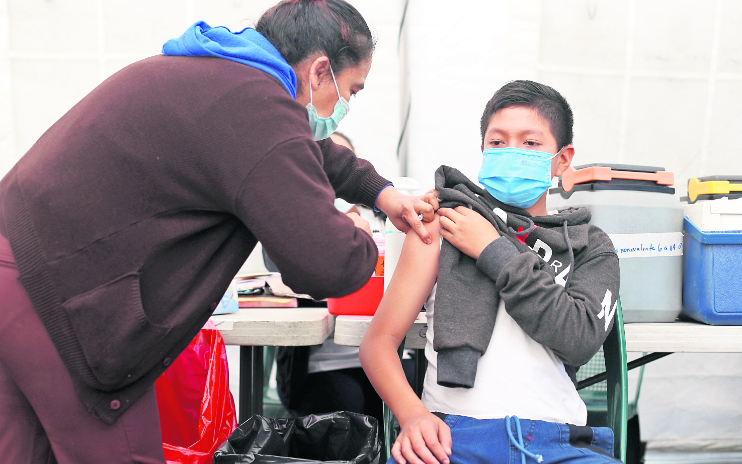 Con los nuevos lineamientos para la vacuna contra el VPH, las dosis se han aplicado a más de mil varones de 9 años. (Foto Prensa Libre: Hemeroteca PL)