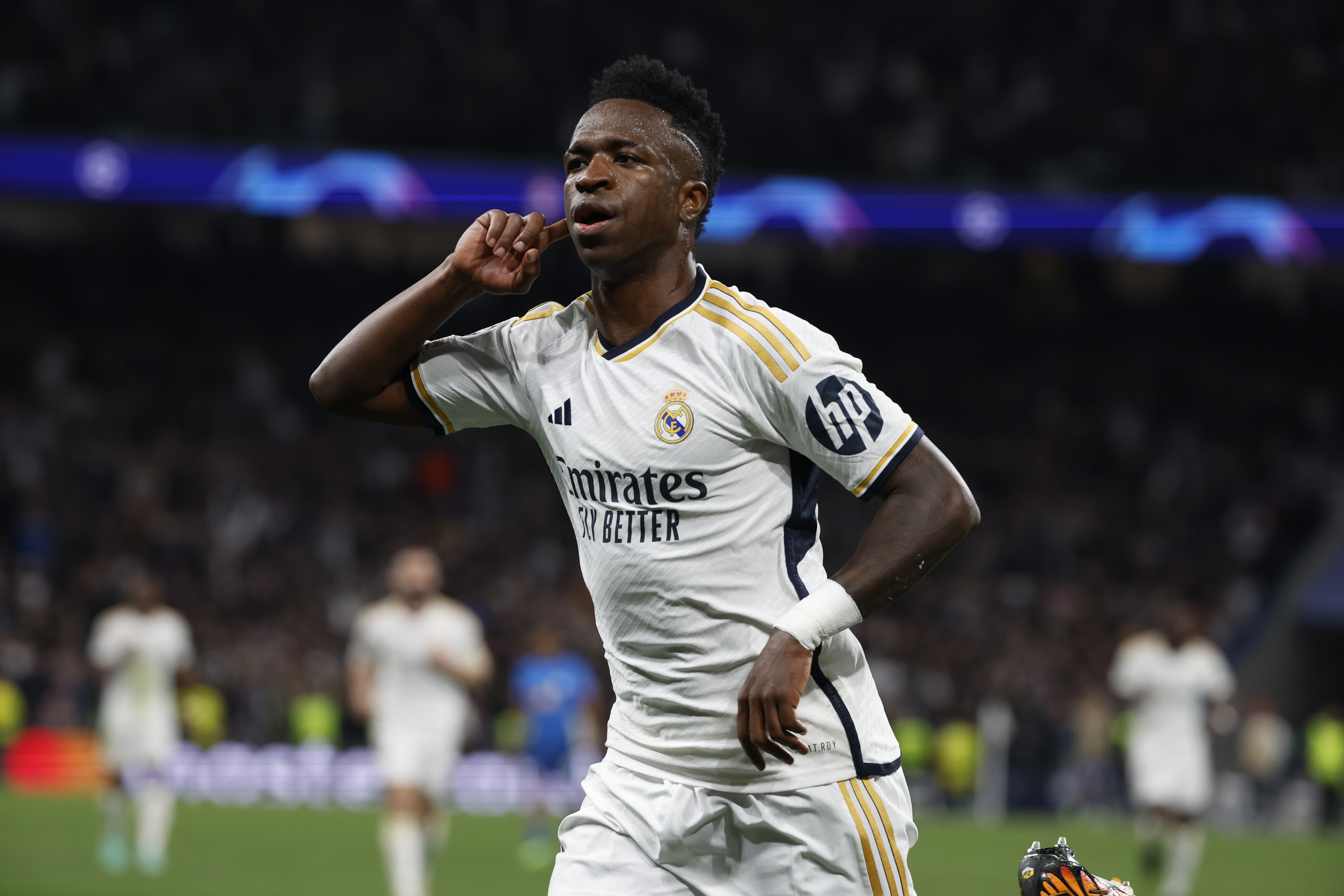 Leipzig hace sufrir a un Real Madrid que clasifica a cuartos de final de la Champions League