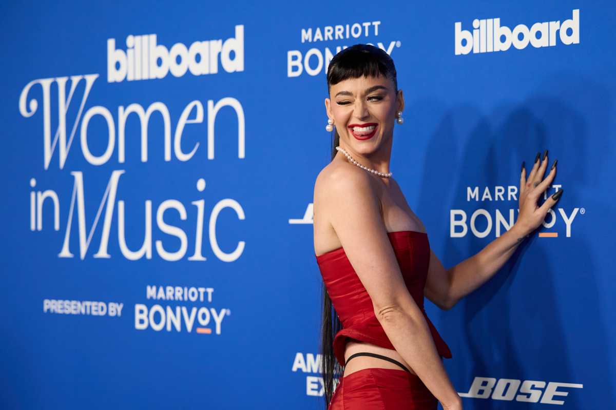 Los Angeles (United States), 07/03/2024.- US singer-songwriter Katy Perry arrives to the 2024 Billboard Women in Music Awards at the YouTube Theater in Los Angeles, California, USA, 06 March 2024. EFE/EPA/ALLISON DINNER