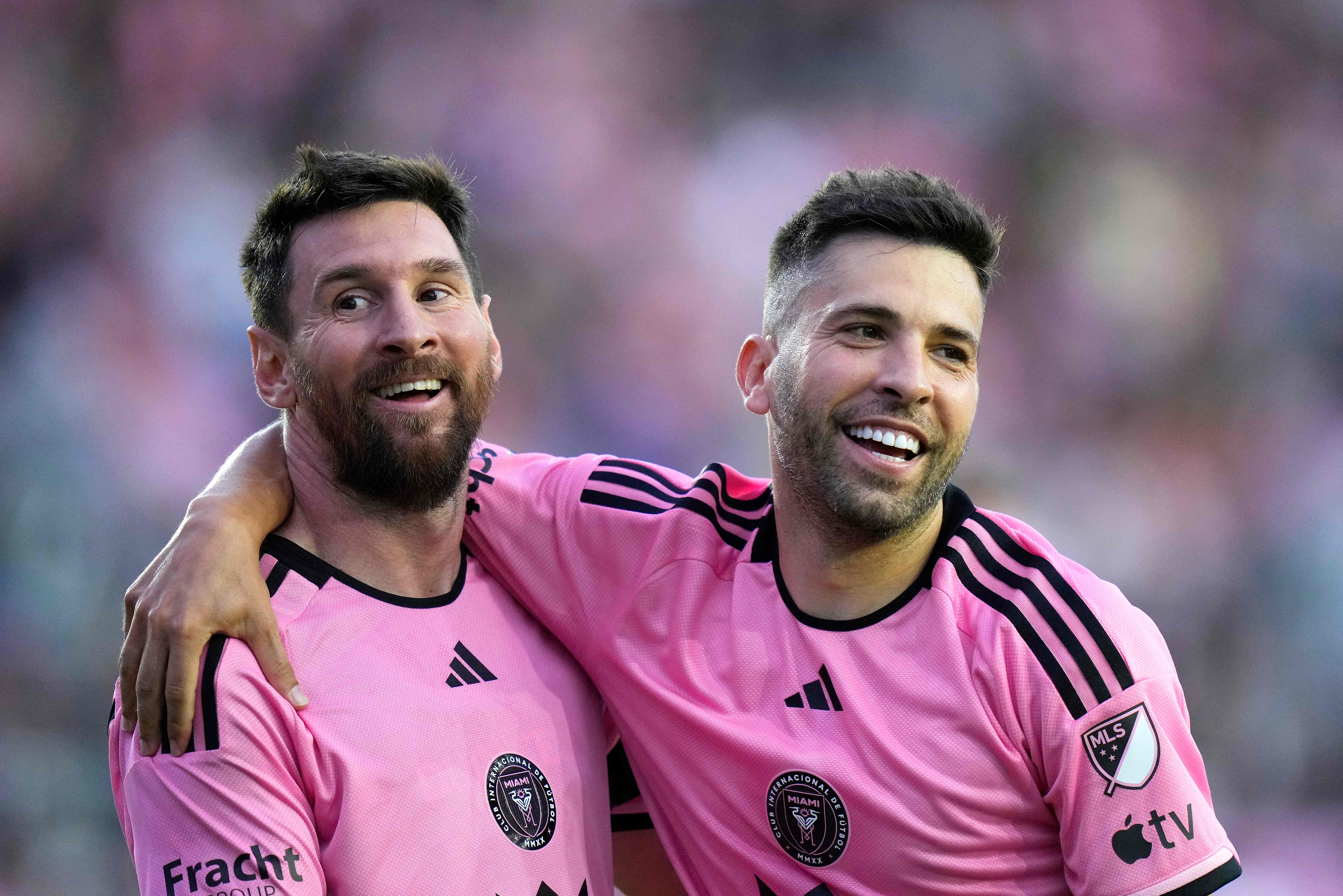 Lionel Messi y Jordi Alba celebran un gol ante el Orlando City.