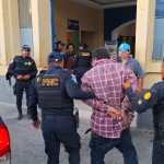 Santos Antonio Aguirre Lucero fue detenido junto a dos de sus hermanas en San Manuel Choparrón, Jalapa, señalado de la muerte de un jefe de la PNC. (Foto Presa Libre: PNC)