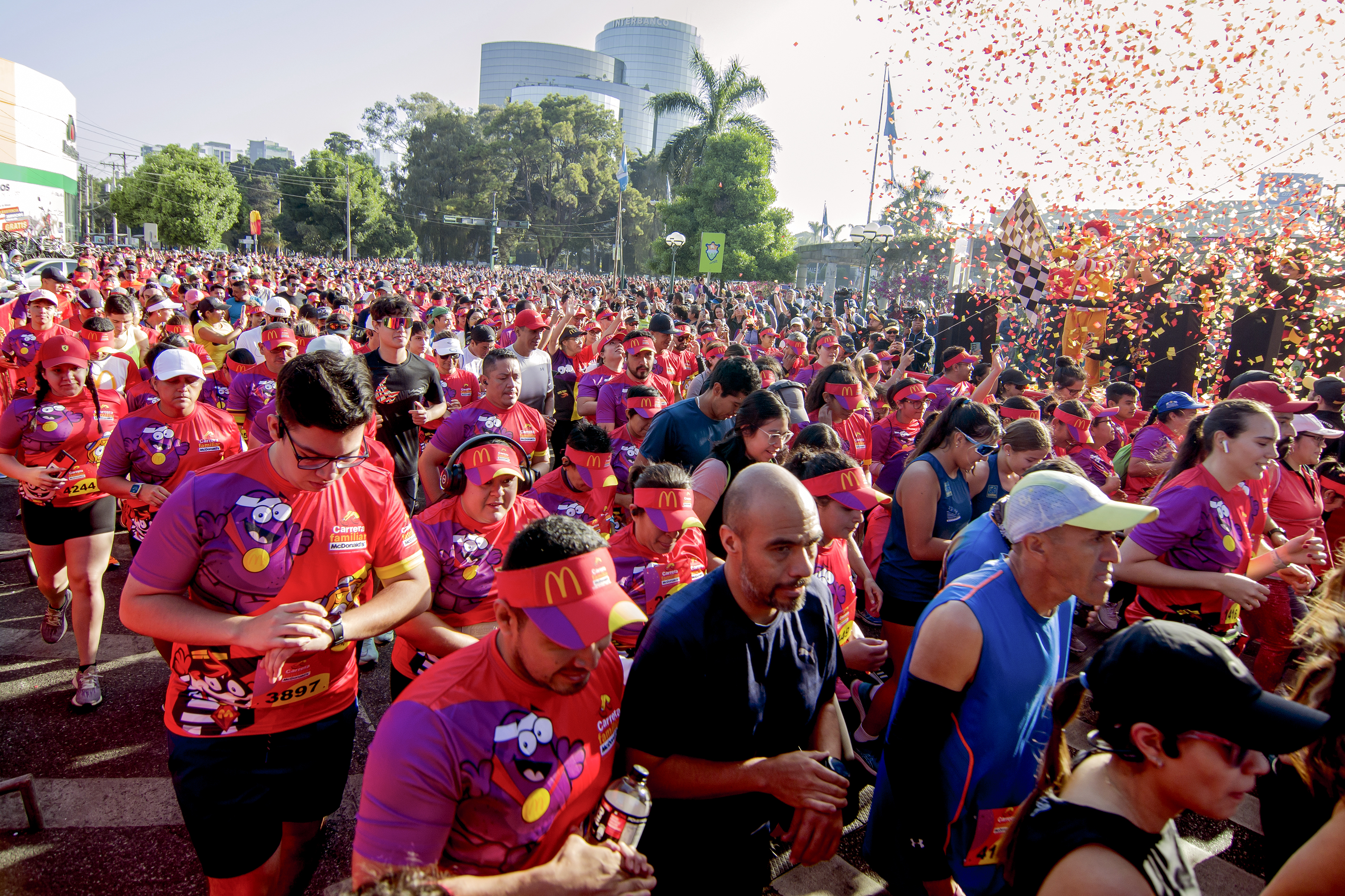 Se llega a la meta de la carrera familiar más grande de Centroamérica