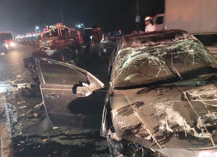 Triple colisión en ruta Interamericana deja siete heridos